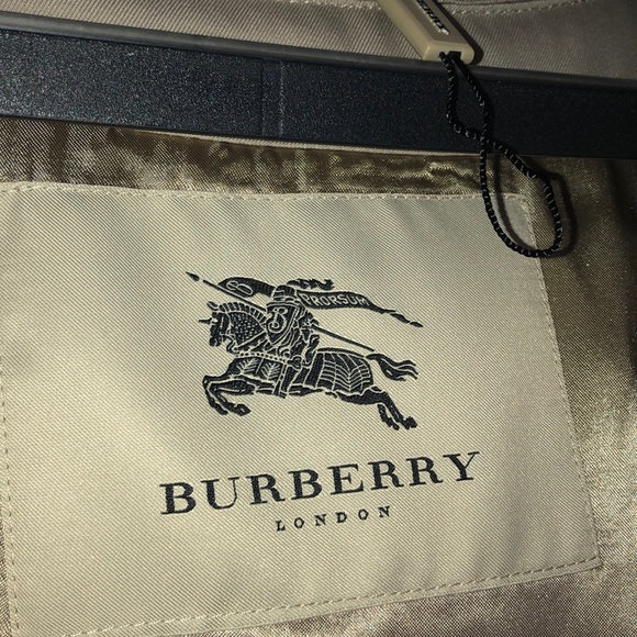 Burberry London Trenchcoat - Picture 2 of 5